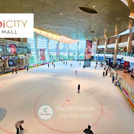 Conezion Near Ioi City Mall, Maeps Serdang, Putrajaya By Cloud Host 外观 照片